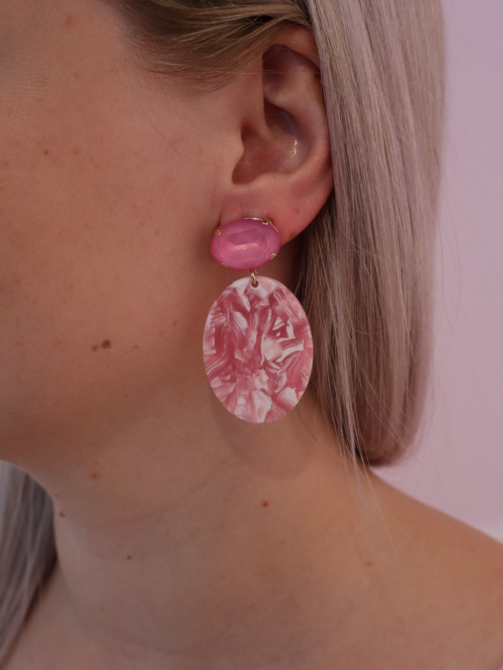 Fuchsia Marble Oval Earring