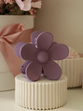 Lila Lou Clip